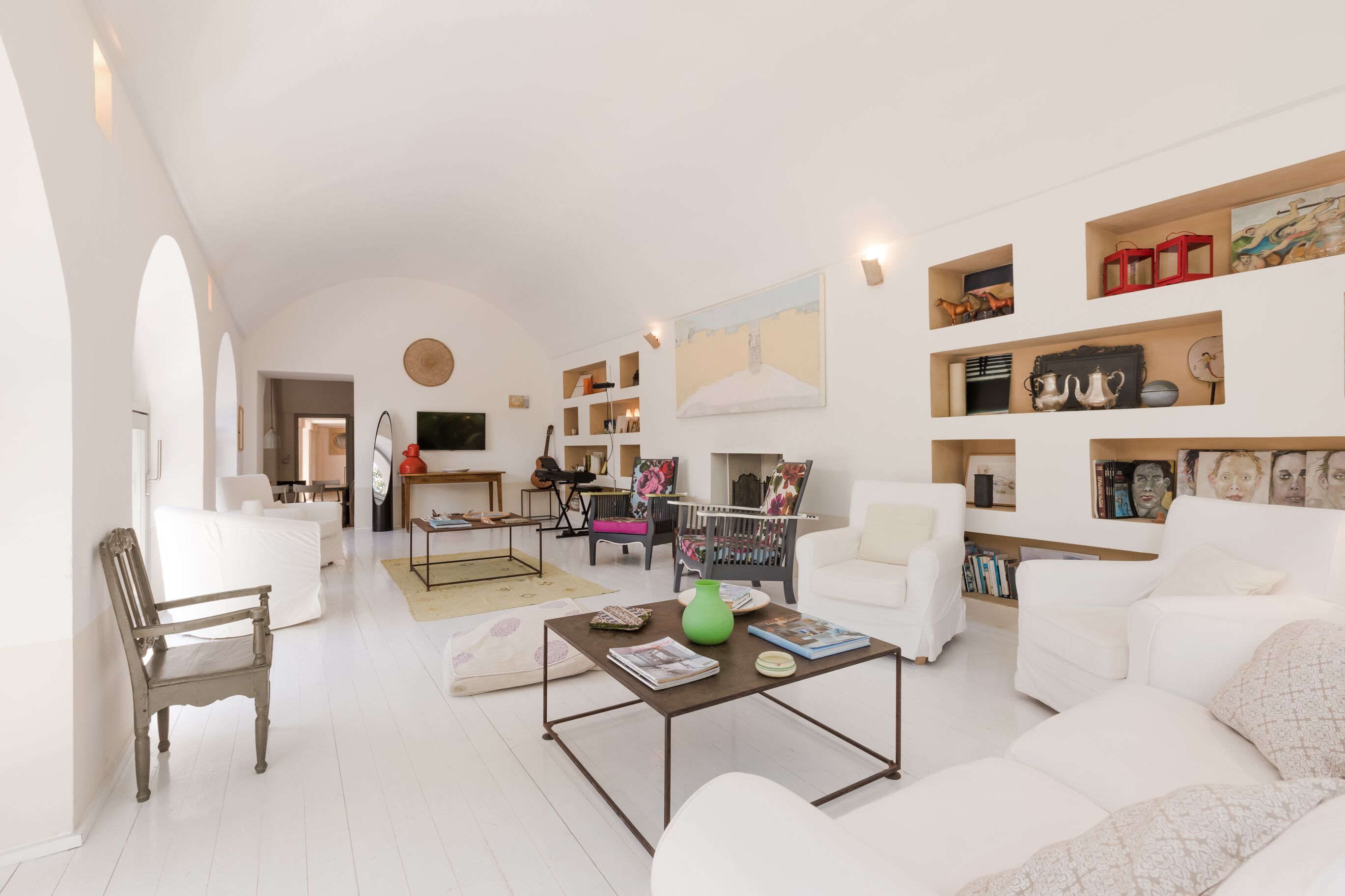 Masseria ideal for families and groups with a pool and garden near Otranto