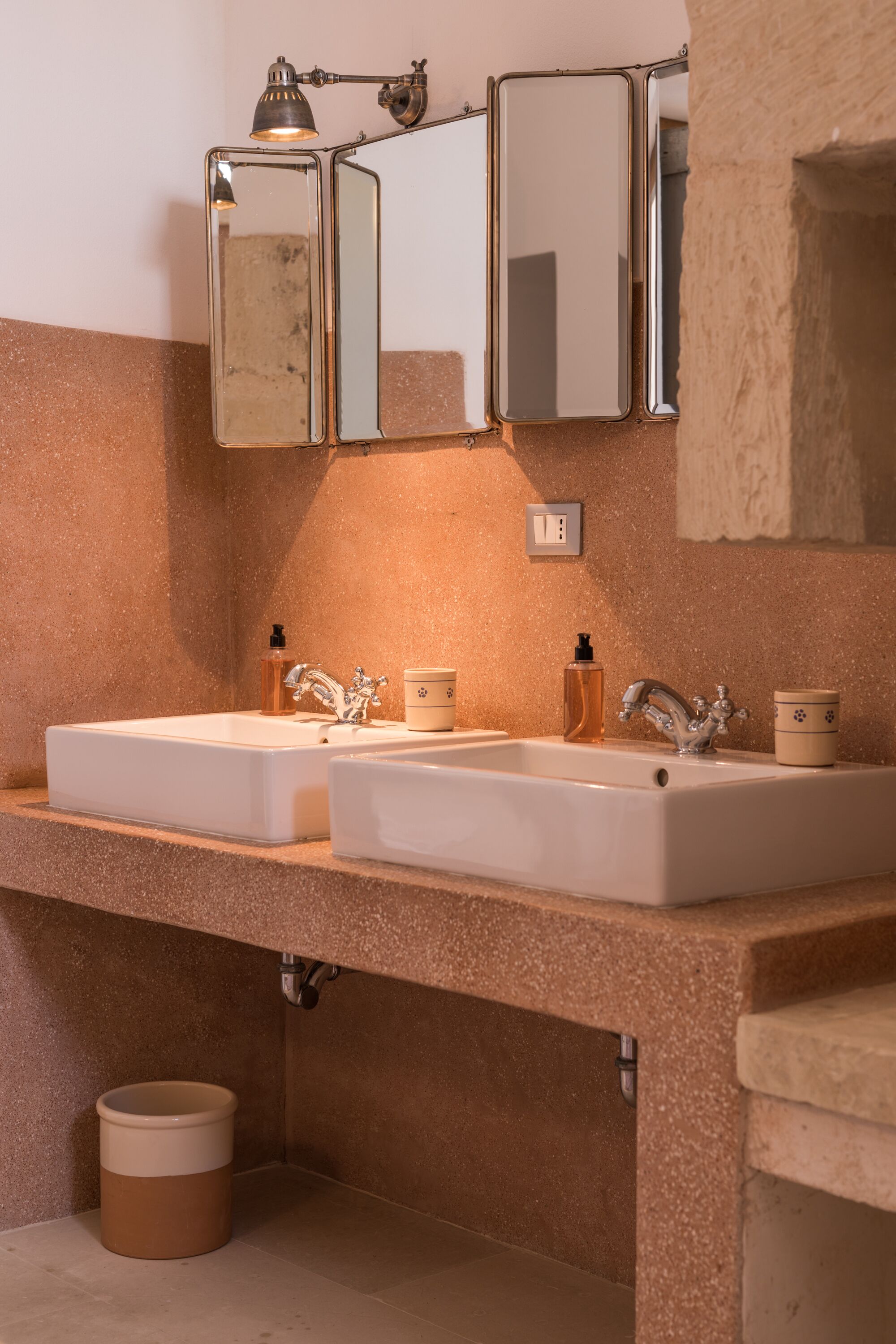 bathroom of bedroom 02