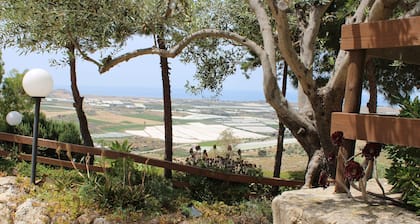 Rustic Villa with pool and wide view - Bellajo Farmhouse