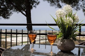 Outdoor dining - Rustic Villa with pool and wide view - Bellajo Farmhouse (Agrigento)