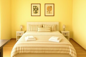 2 bedrooms, desk, iron/ironing board, travel cot - Luxury Historic central apartment in Florence (Firenze)