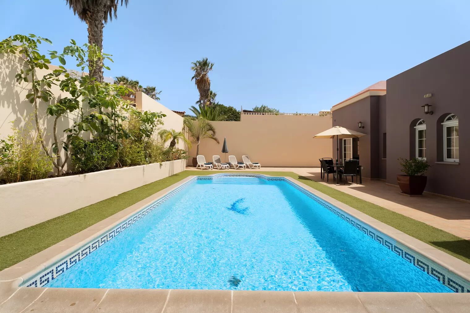 Piscine extérieure, piscine chauffée