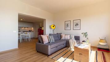 Fernseher, Kamin, Stereoanlage