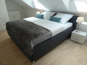 2 Schlafzimmer, Zimmersafe, Bügeleisen/Bügelbrett, kostenloses WLAN