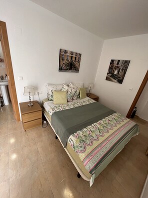 3 chambres, fer et planche à repasser, lit parapluie, Wi-Fi gratuit