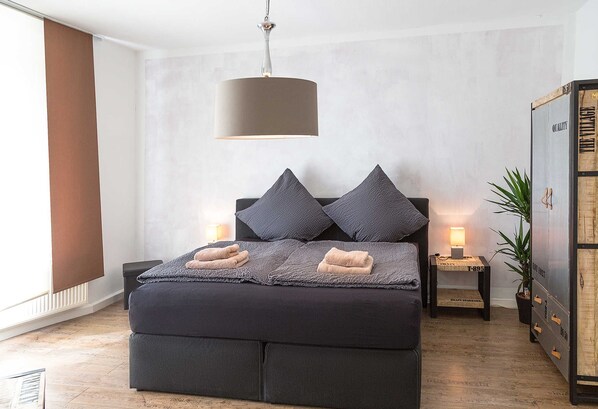 2 Schlafzimmer, Reisekinderbett, WLAN, Bettwäsche