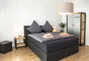 2 chambres, lit de bébé portatif, Wi-Fi, literie fournie