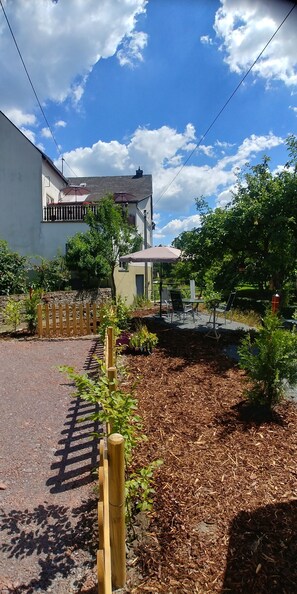 Property grounds - apartment Großbach (Kövenig)