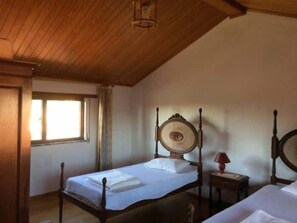 2 bedrooms, bed sheets