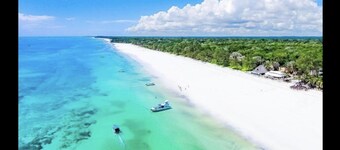 Stunning villa Twiga in African style with Wi-Fi