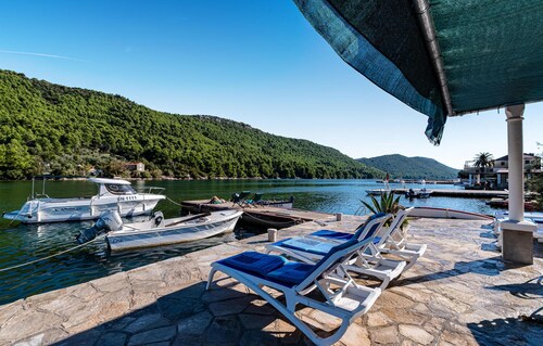 Beautiful apartment in Ston with WiFi