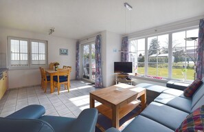 Fernseher, DVD-Player, Stereoanlage