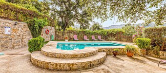 Acogedora casa en Algatocin con cocina.