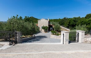 Property grounds - Lovely home in Vid with WiFi (Vid)