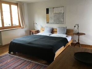 2 Schlafzimmer, Bügeleisen/Bügelbrett, kostenloses WLAN, Bettwäsche