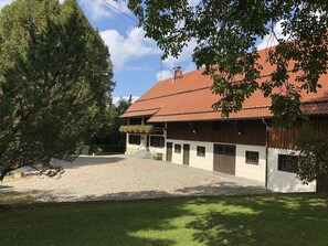 Exterior - Apartment, 110 m² with balcony and separate entrance area (Oberwagenbach)