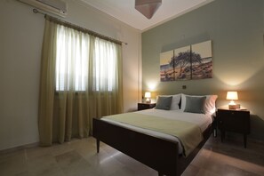 2 habitaciones, tabla de planchar con plancha, internet y ropa de cama 