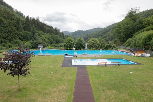 Einzigartige Aussicht in alleinstehender Lage am Waldrand