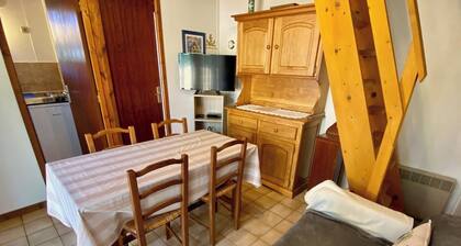 Cute chalet - central & close to the beach G0265