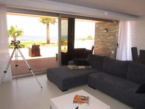 TV - Poolvilla Mario - Ocean View (Atalaia)