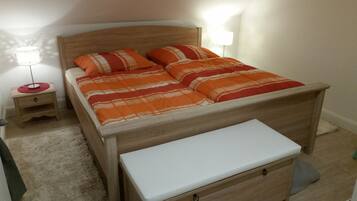 1 dormitorio, tabla de planchar con plancha, wifi gratis y ropa de cama