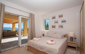 4 bedrooms, free WiFi, bed sheets