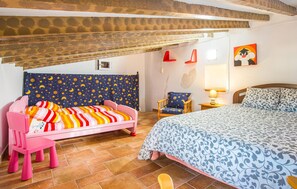 3 bedrooms, iron/ironing board, travel cot, free WiFi