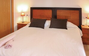 2 bedrooms, free WiFi, bed sheets - 2 bedroom nice apartment in Roldan (Roldan)