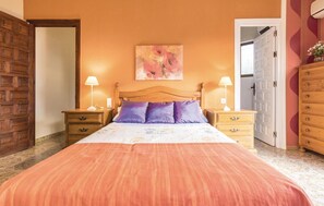 3 bedrooms, free WiFi, bed sheets - Amazing home in Almuñecar with house sea view (Almuñecar)