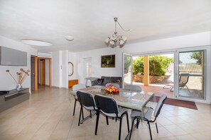 Interior - Casa Alagon - Modern apartment for high demands (santa caterina di pittinuri)
