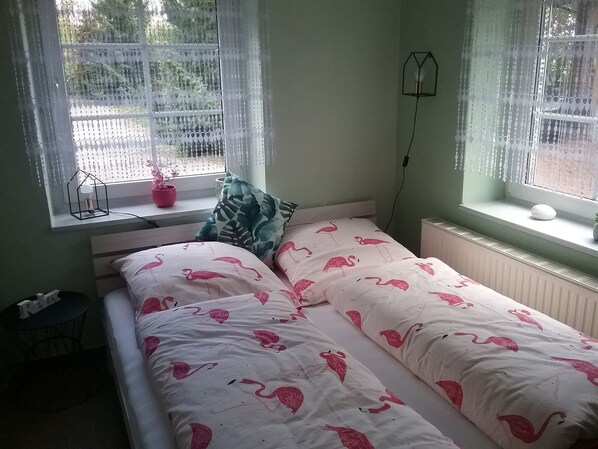 1 bedroom, WiFi, bed sheets