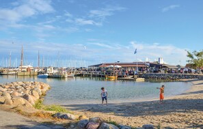 Tæt på stranden