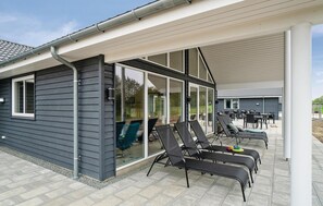 Outdoor dining - Nice home in Spøttrup with sauna (Spøttrup)