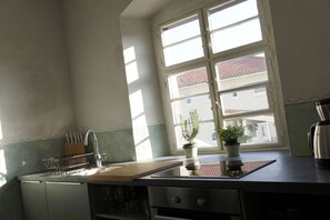 Fridge, microwave, oven, stovetop
