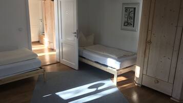 3 bedrooms, WiFi, bed sheets