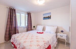 1 bedroom, travel cot, free WiFi, bed sheets - Gorgeous apartment in Blace with WiFi (Blace)