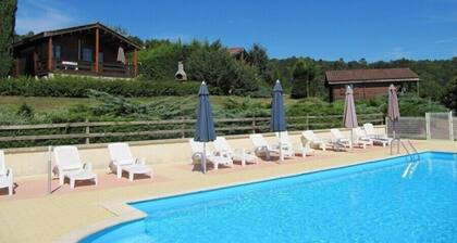 Locations de vacances en Périgord, Chalet climatisé et calme , piscine chauffée