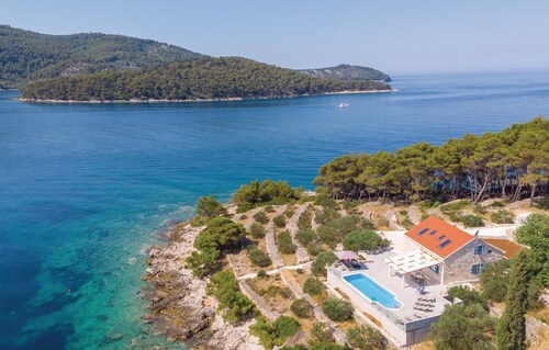 Beach front home in Mikulina Luka
