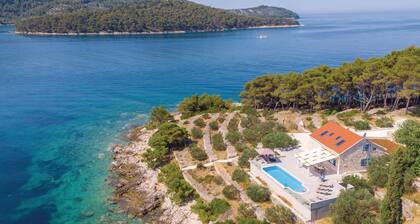 Beach front home in Mikulina Luka