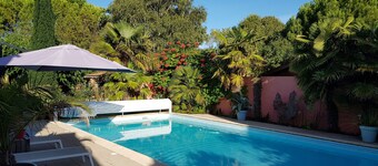 Casa de huéspedes cerca del centro de La Rochelle con piscina climatizada