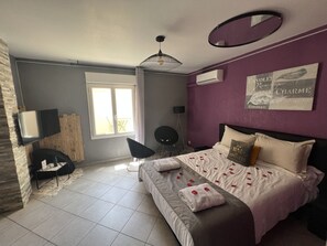 1 chambre, fer et planche à repasser, Wi-Fi, draps fournis