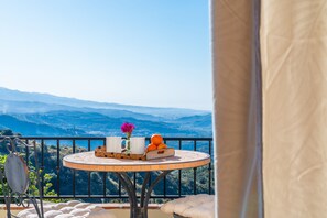 تناول الطعام بالخارج