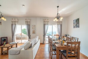 تناول الطعام