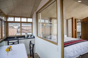 Quarto casal superior | Cofres nos quartos, Wi-Fi de cortesia