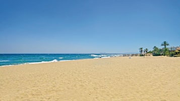 Vlak bij het strand, vissen