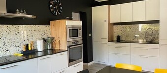 180 m2 in the heart of the vineyards, modern villa, luxury and quiet with heated pool