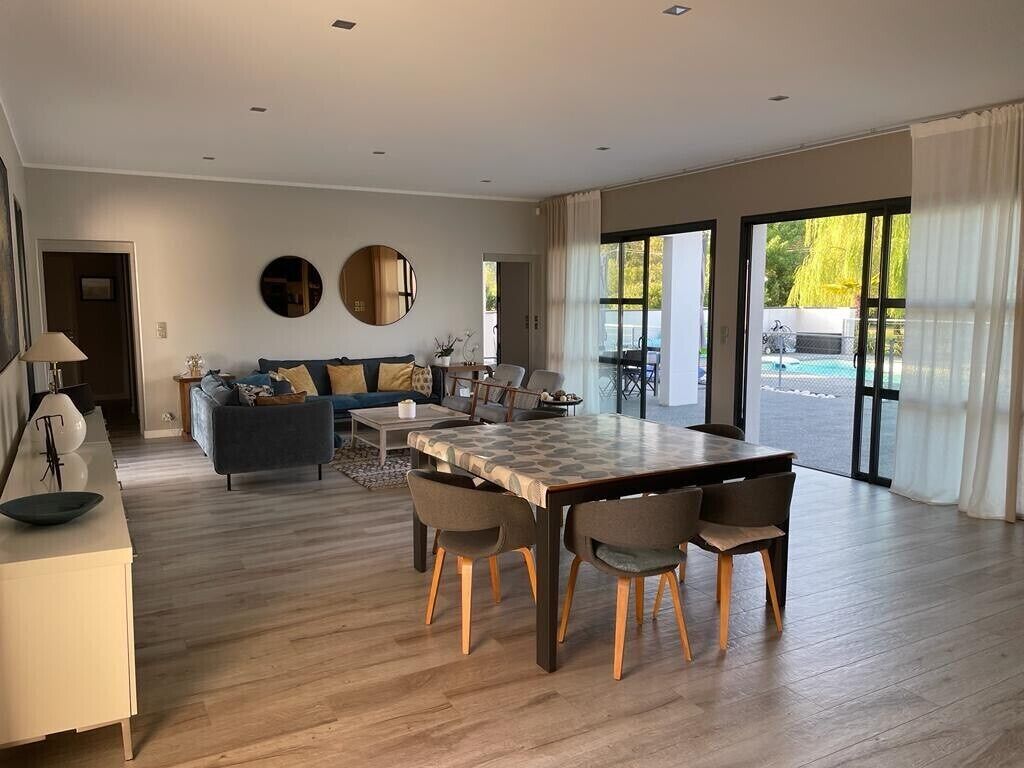 Televisie en een tafeltennistafel