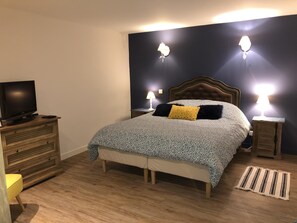 2 chambres, fer et planche Ă repasser, Wi-Fi gratuit, draps fournis