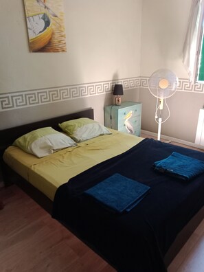 2 bedrooms, iron/ironing board, free WiFi, bed sheets