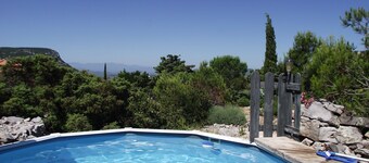 Independent Garden Apartment, Pool